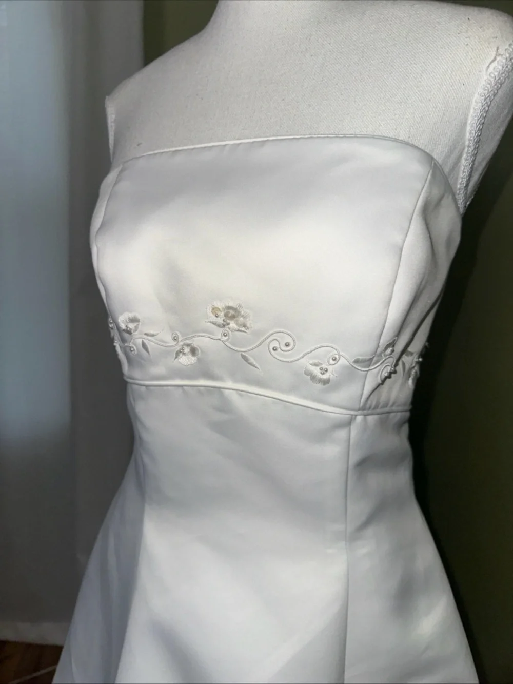 David's Bridal Strapless White A-Line Satin Wedding Dress - Picture 3 of 9